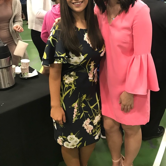 Tommy Hilfiger Dresses & Skirts - Tommy Hilfiger floral print flutter sleeve dress